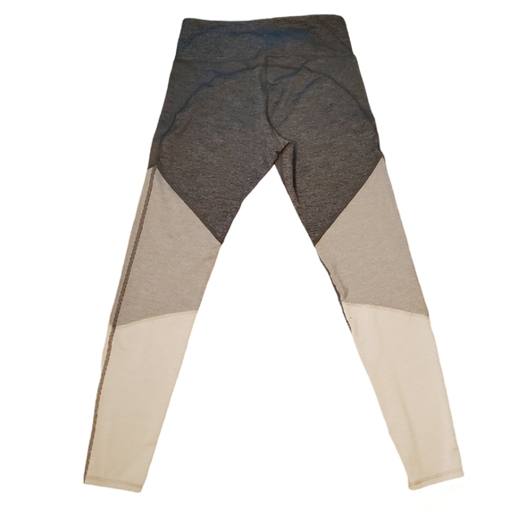 Women's old navy active go-dry, size L - Picture 2 of 4